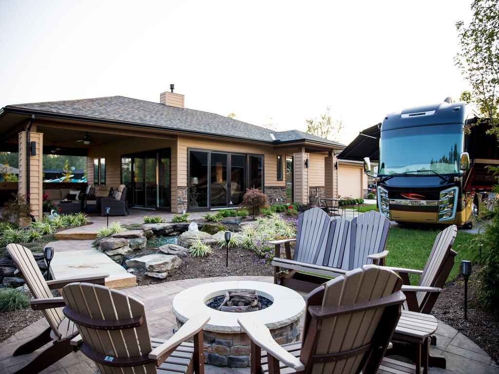 Your Summer Getaway Awaits at MotorCoach Resort Lake Erie Shores